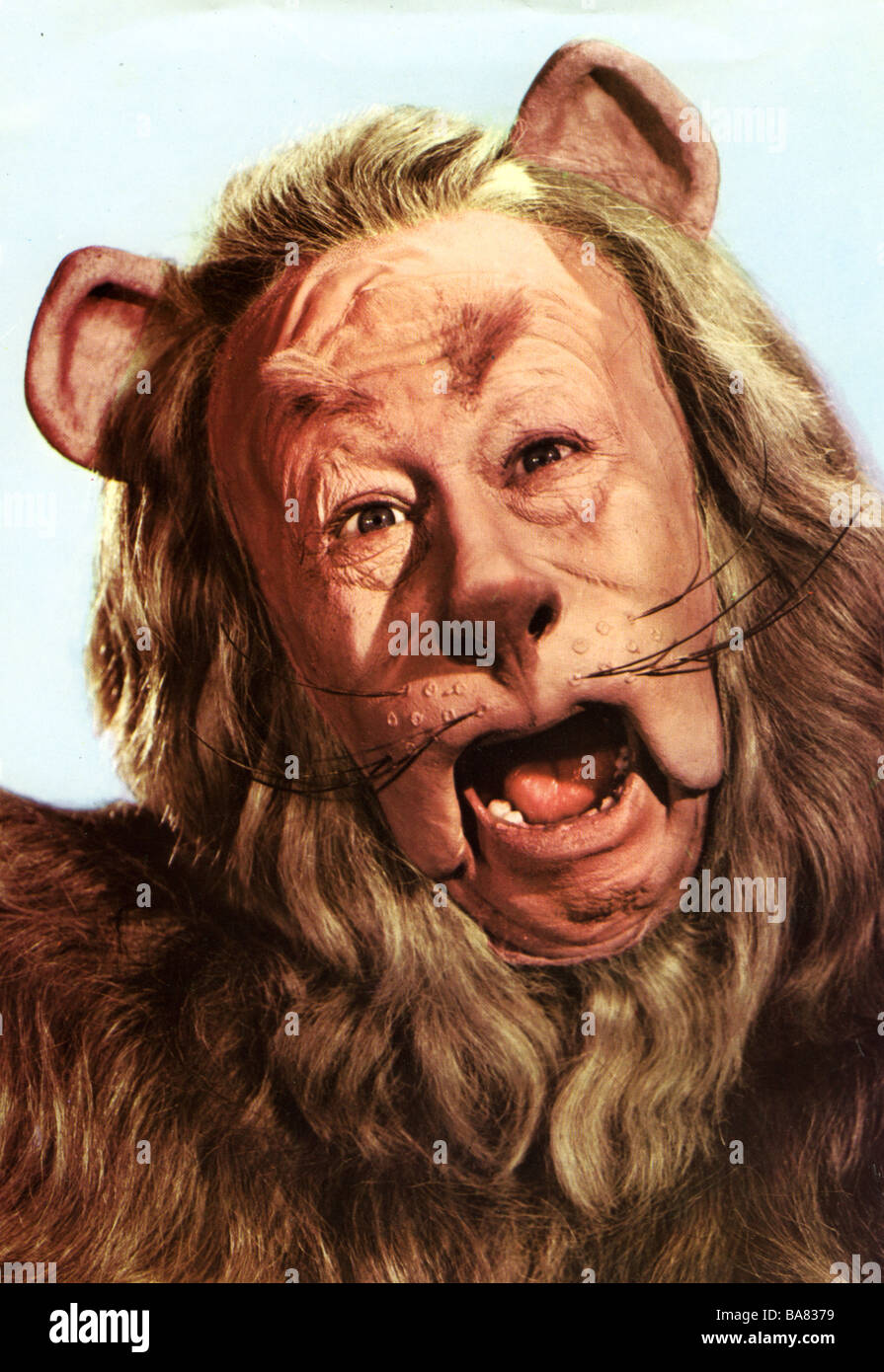 the-wizard-of-oz-1939-mgm-film-with-bert-lahr-as-the-cowardly-lion-BA8379.jpg